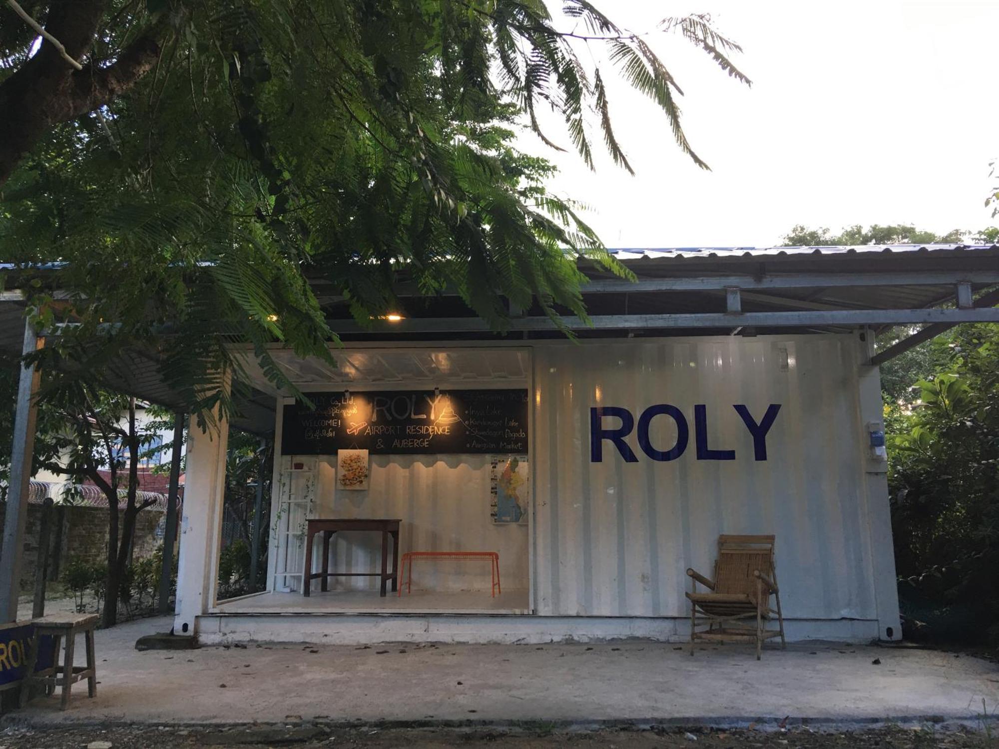 Roly Airport Residence Rangoon Buitenkant foto