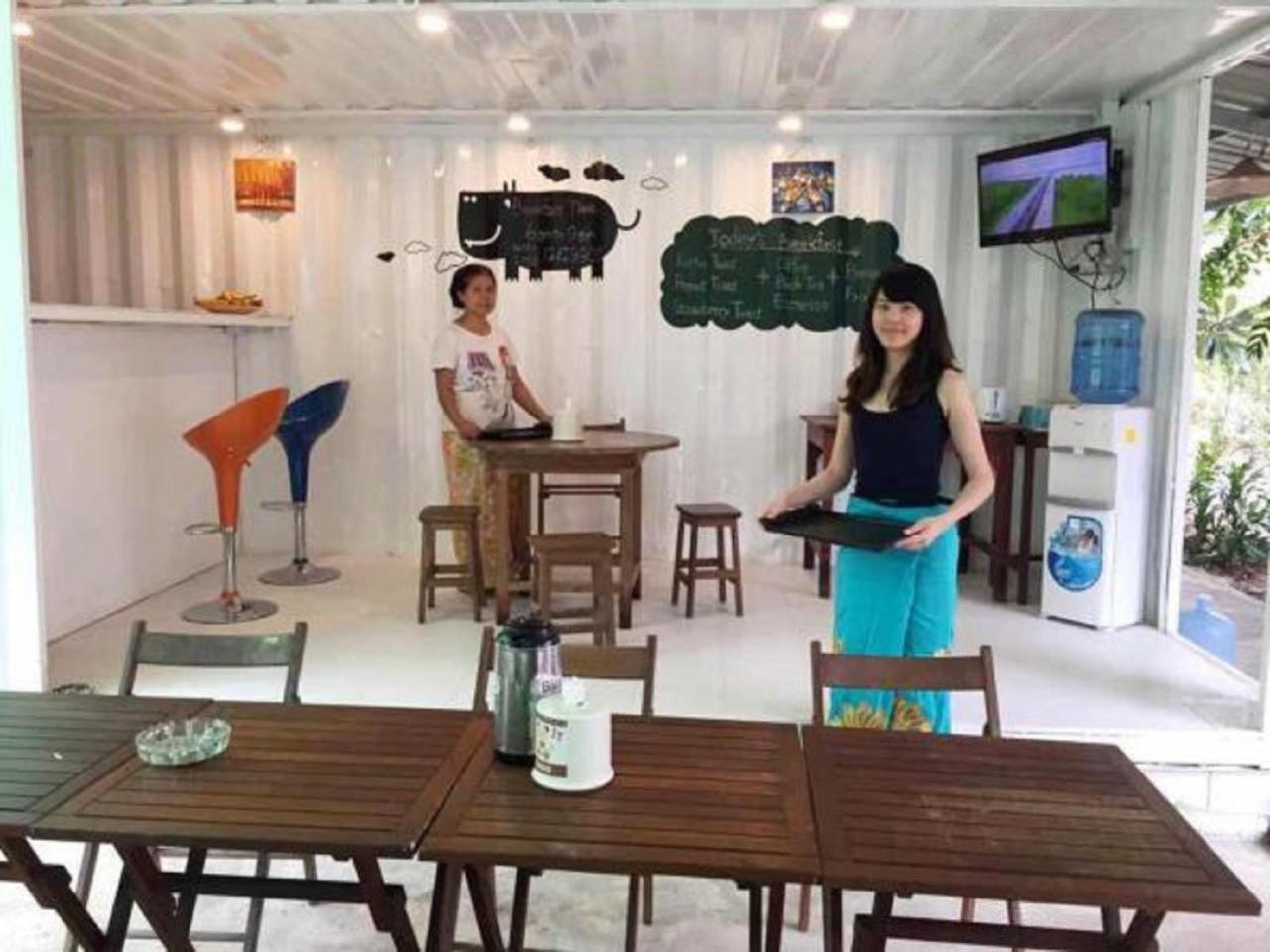 Roly Airport Residence Rangoon Buitenkant foto